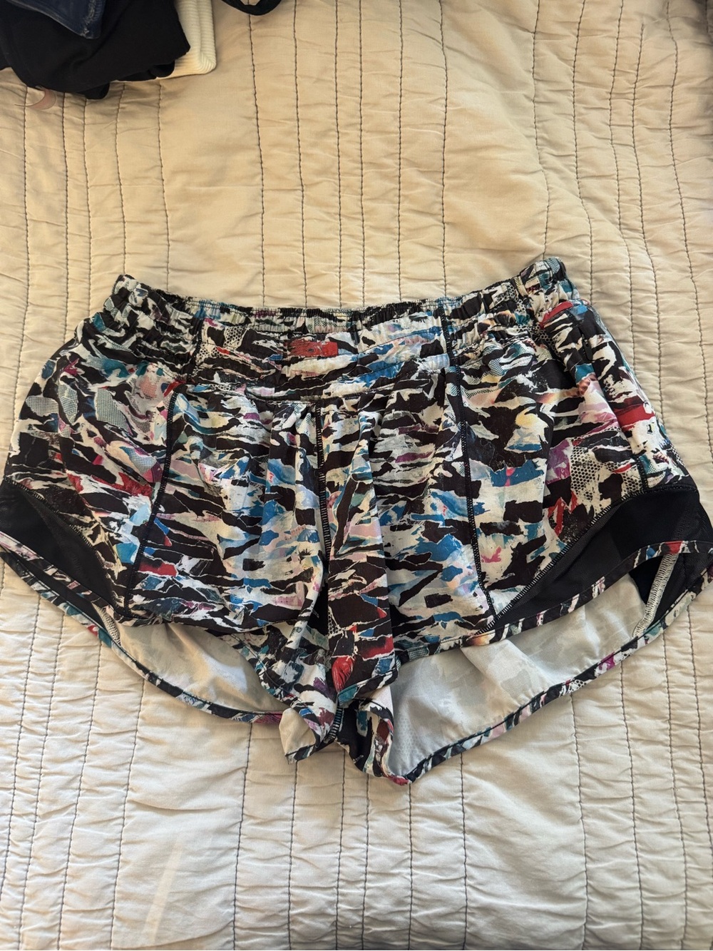 lululemon athletica Multicolor Abstract Print Athletic Shorts